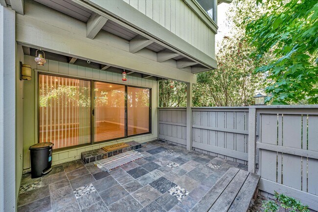 Building Photo - Hidden Gem at Saratoga Creekside – End Uni...