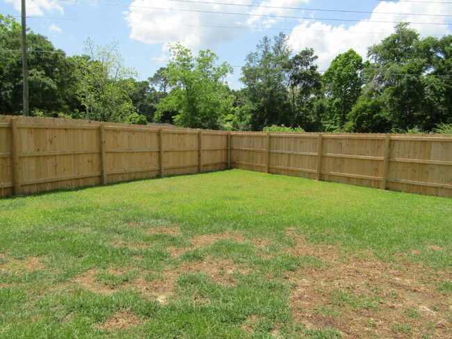 Building Photo - Modern 3-Bedroom Home in Beulah’s Crimson ...