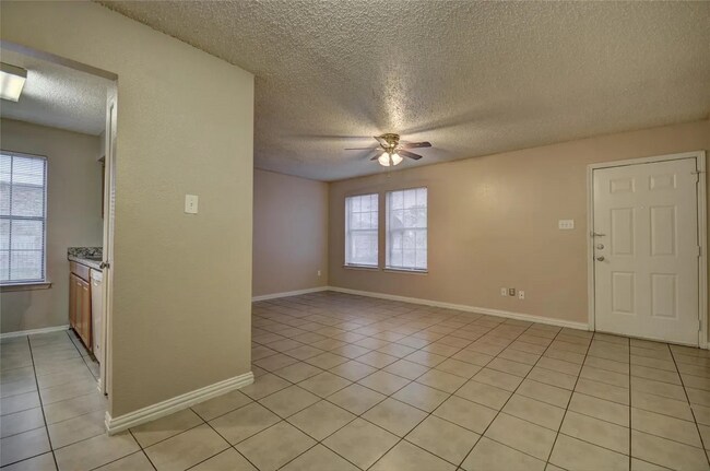 Building Photo - 1912 Bernice St