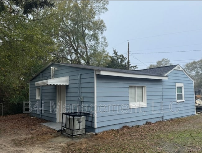 Building Photo - 1904 Lincoln St