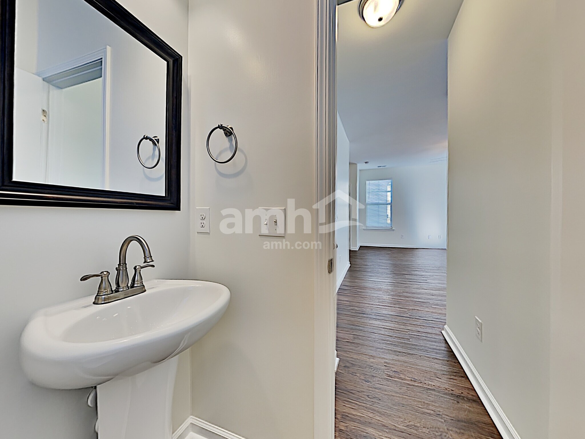 Building Photo - 1506 SanBorll Landing Dr