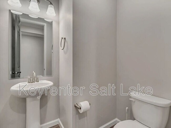 Building Photo - 31 N Palomino Way