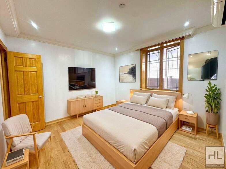 Building Photo - 172 STREET