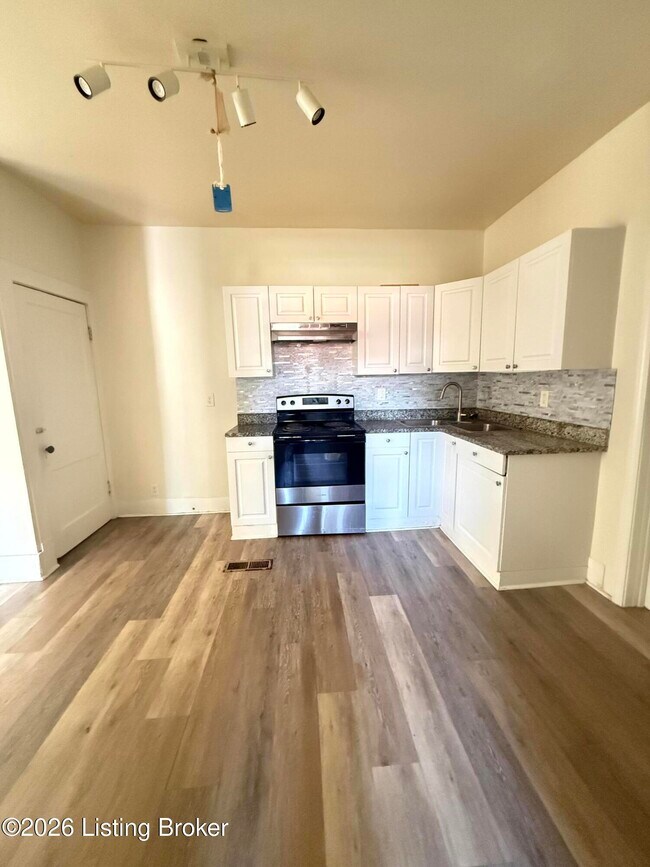 Building Photo - 1120 Weller Ave