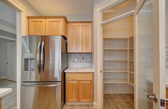 Building Photo - Beautiful 2 Story Town Home - Riverview Terrace Washougal!