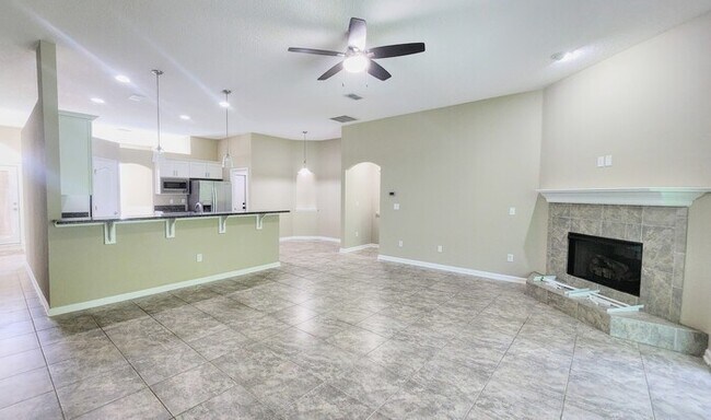 Building Photo - Charming 4-Bedroom Home in Middleburg with...
