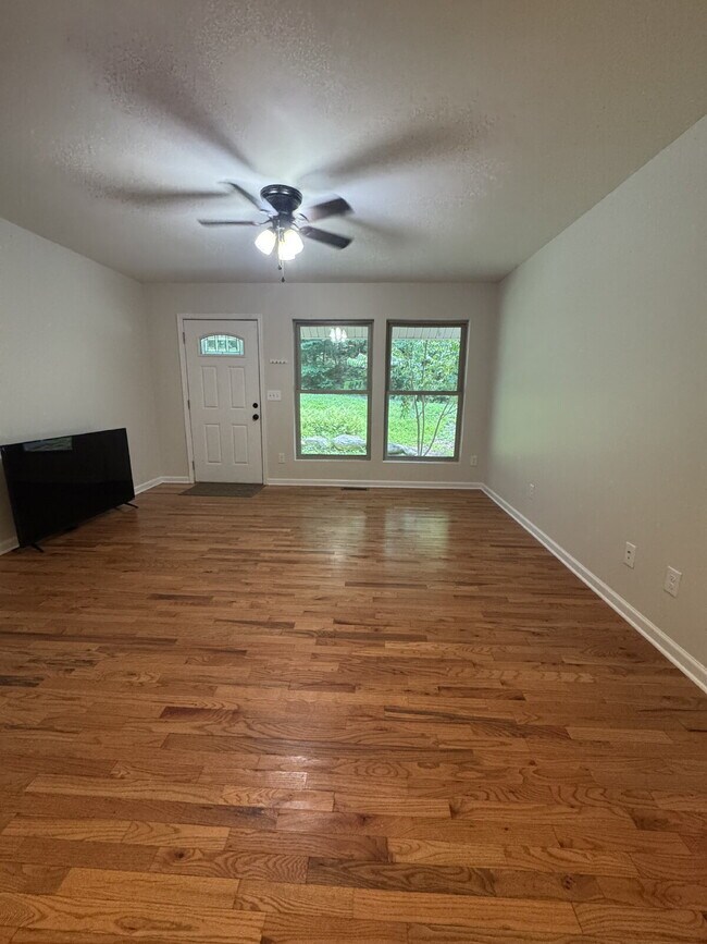 Building Photo - 46 Madison Heights Dr