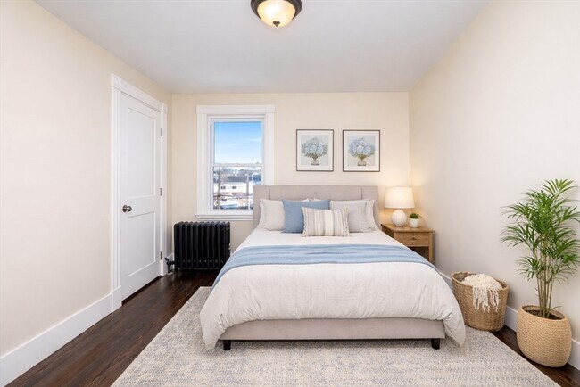 Building Photo - 180 Shirley St