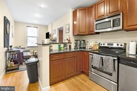 Building Photo - 619 S 16th St