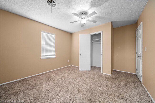 Building Photo - 502 8th St