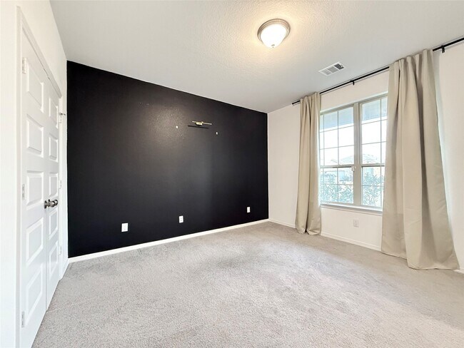 Building Photo - 9662 Caney Trails Rd