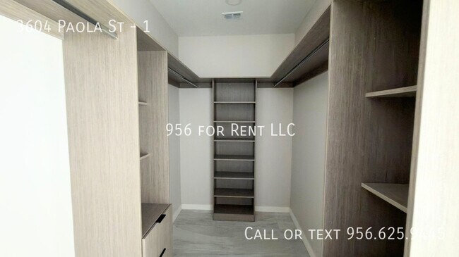 Building Photo - 3604 Paola St