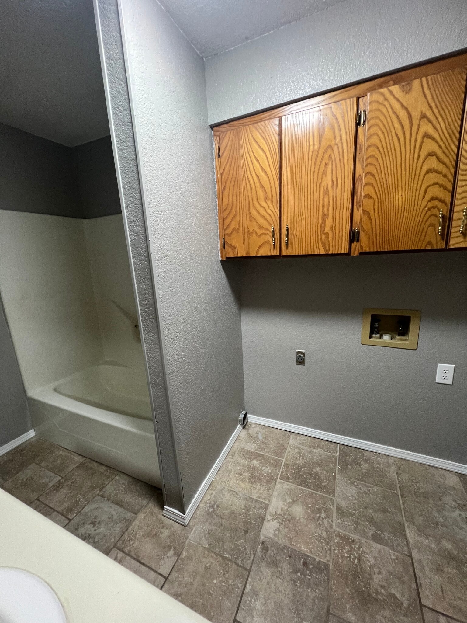 Bathroom (2of2) - 374 Willow St