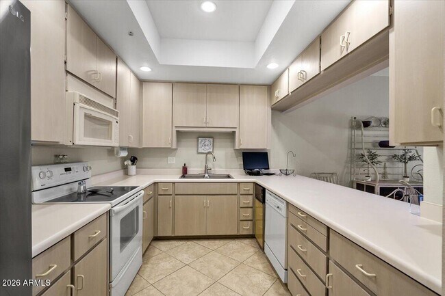 Building Photo - 4525 N 66th St