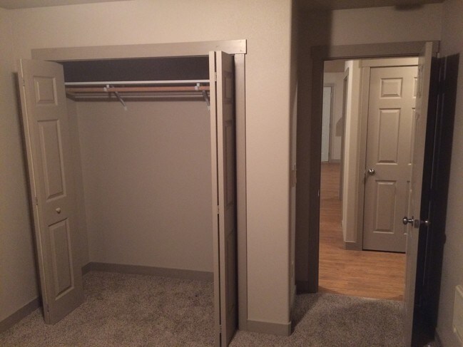 Building Photo - 2121 S 2nd Ave