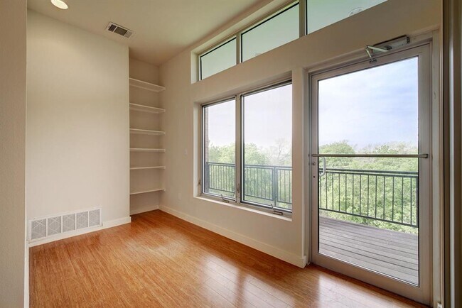 Building Photo - 5312 Agatha Cir