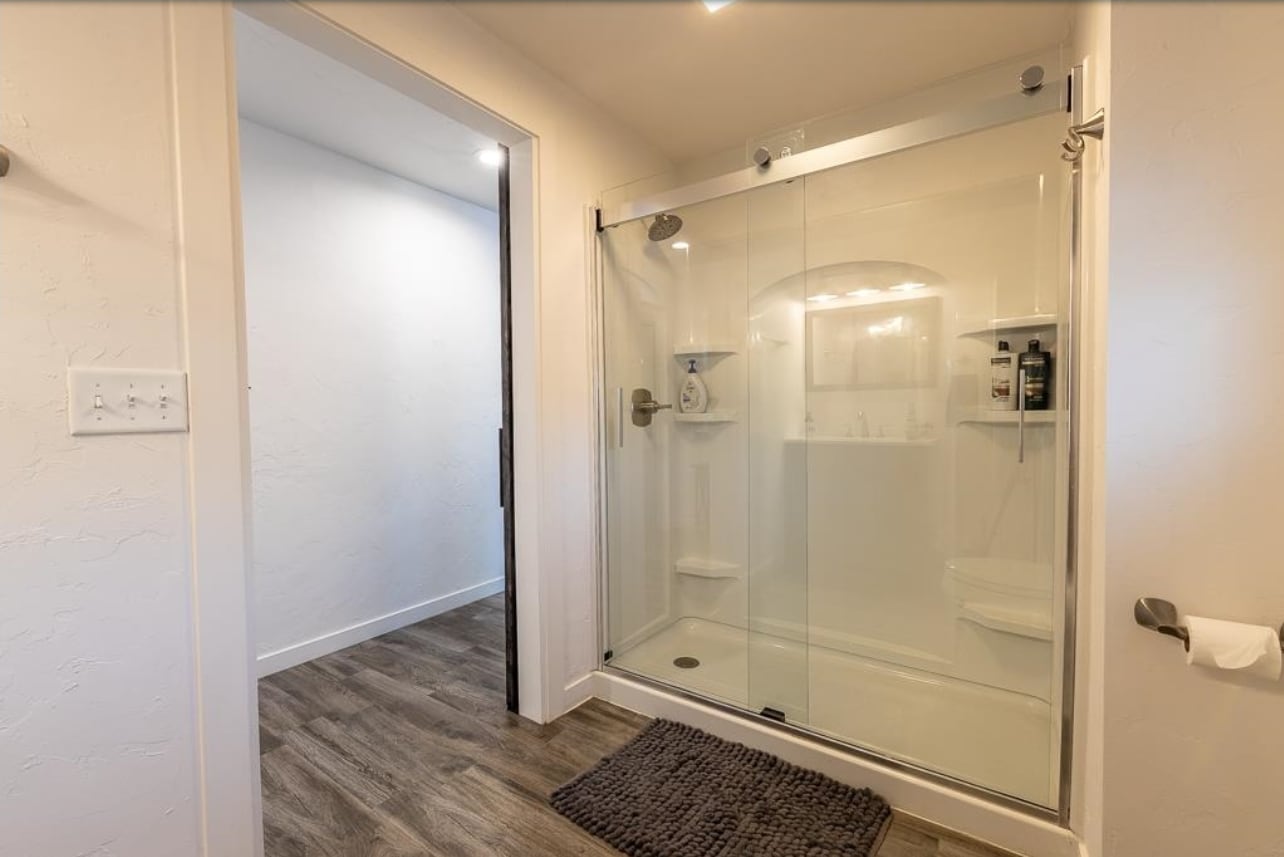 Building Photo - 233 Matthew St