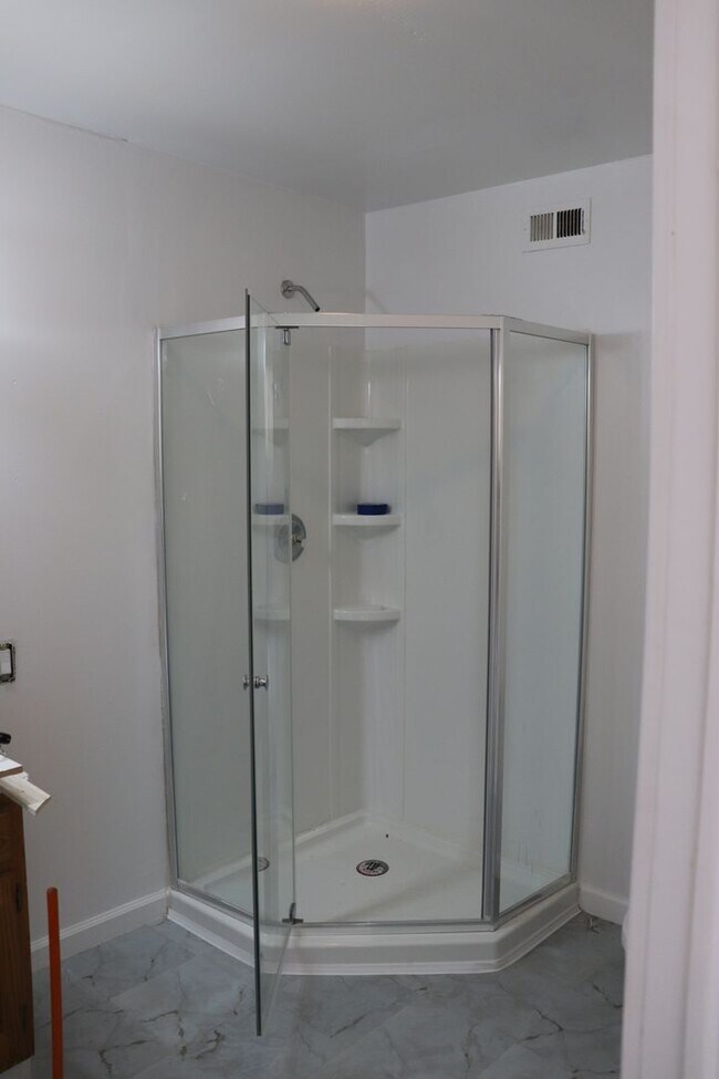 Building Photo - 2416 Cedar Dr