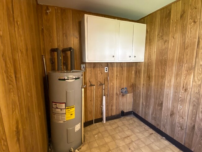 Laundry - 104 1st St