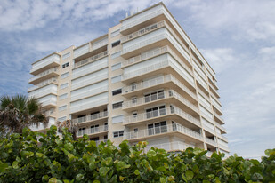 Building Photo - 877 N Hwy A1A Hwy