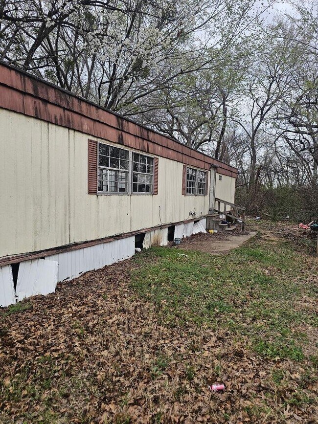Building Photo - 304 Gates