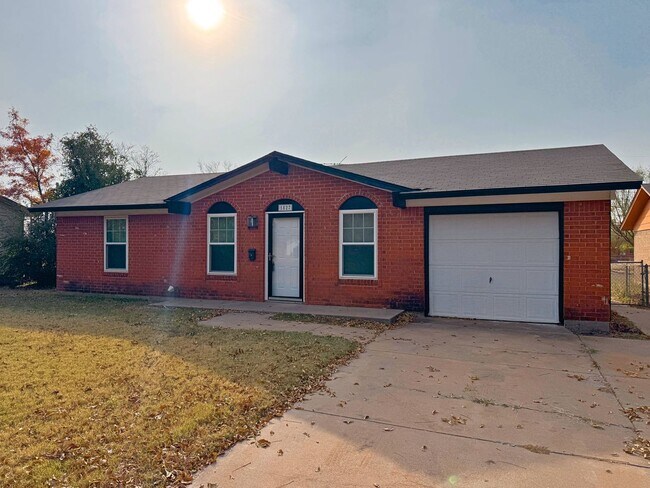 Primary Photo - 3 Bed 1.5 Bath Home Close to Sheppard AFB!