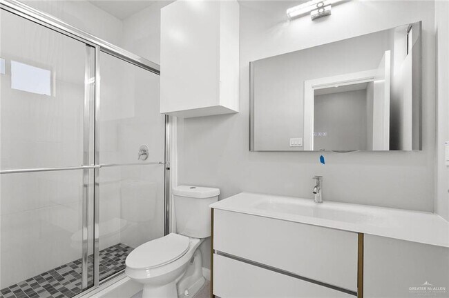 Building Photo - 13 Summerland Ln