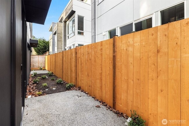 Building Photo - New Ballard Townhomes