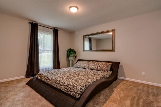 Building Photo - 15 Sand Hill School Rd