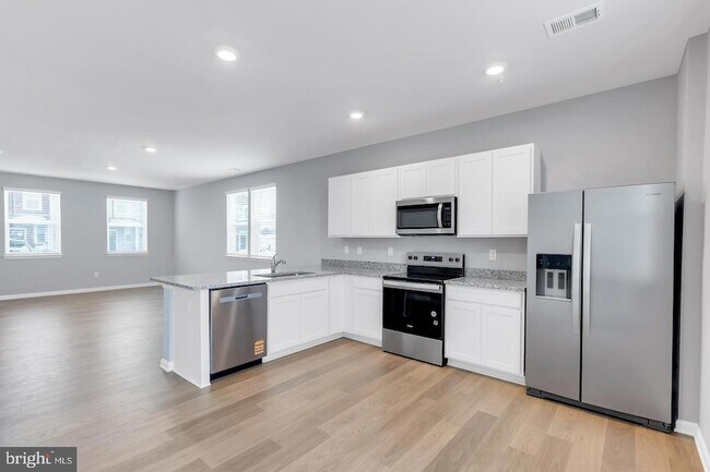 Building Photo - 1408 Sugarplum Ln