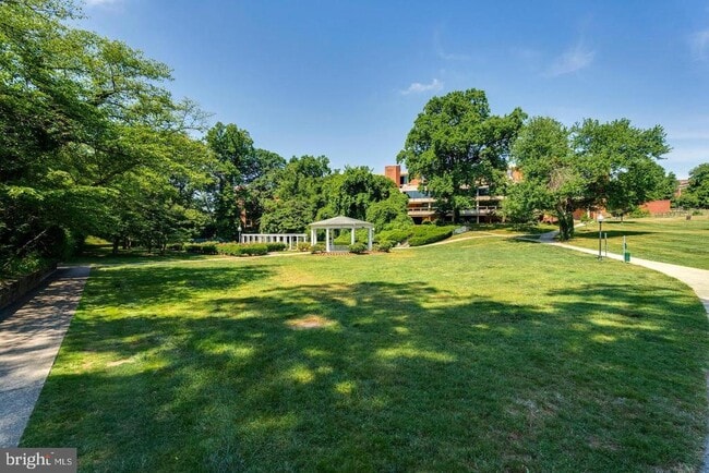 Building Photo - 6803 Cameron Dr NW