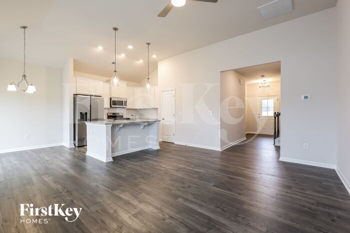Building Photo - 204 Stonefence Dr