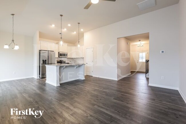 Building Photo - 204 Stonefence Dr