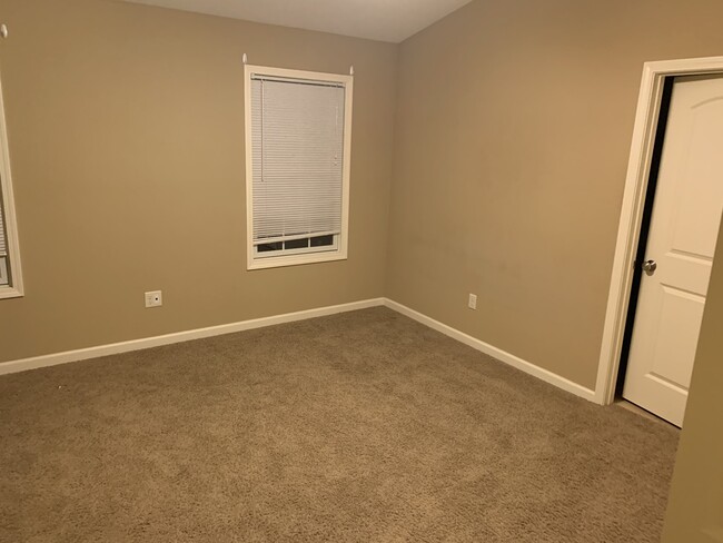 Master bedroom - 1948 Glenbridge Rd