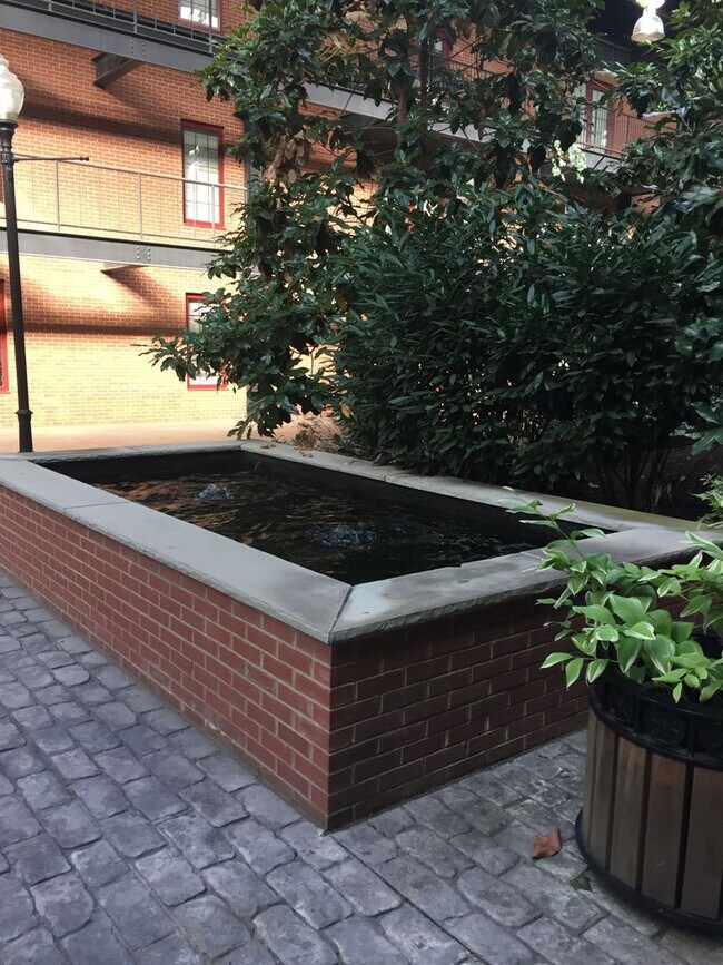 Building Photo - Lehigh Riverport 2 Bedroom Condo