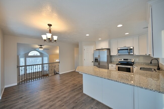 Building Photo - 172 Bridgepark Cir