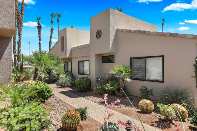 Building Photo - 76570 Hollyhock Dr