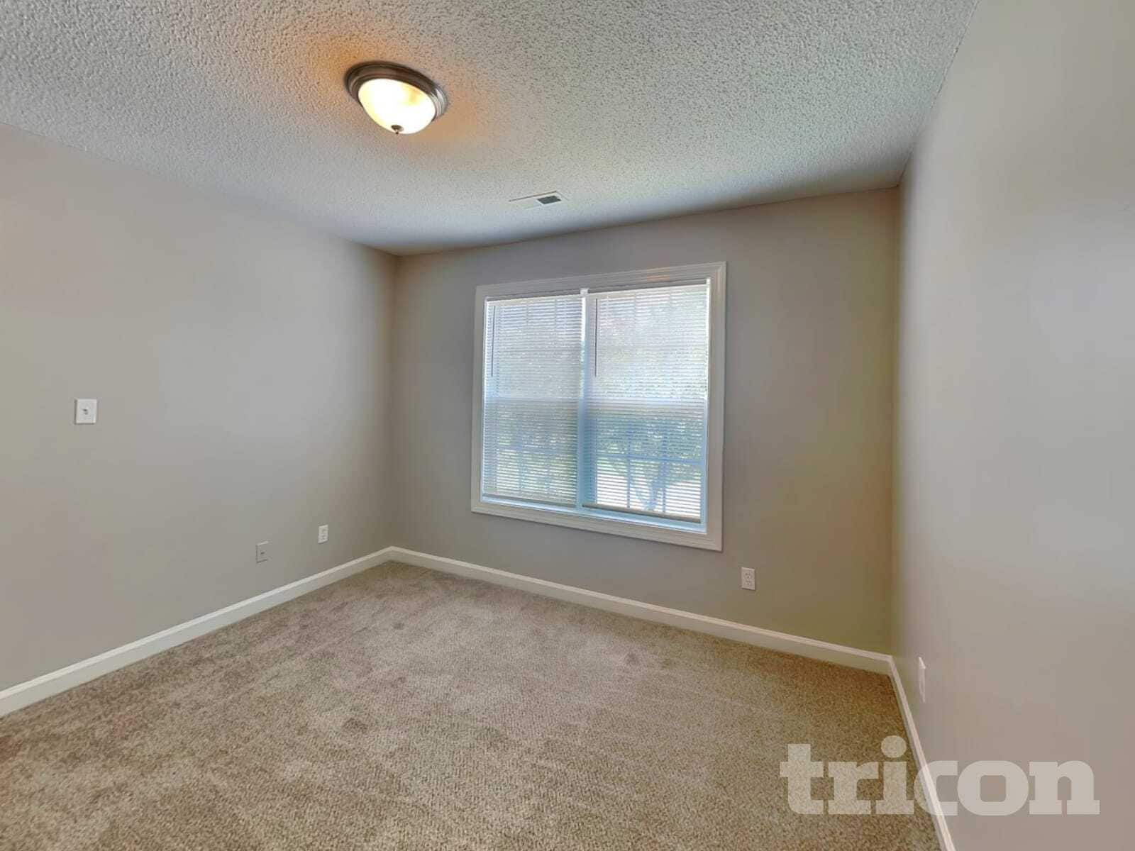 Building Photo - 2829 Rosemeade Dr