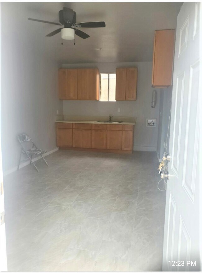 Primary Photo - 1067 S Herbert Ave