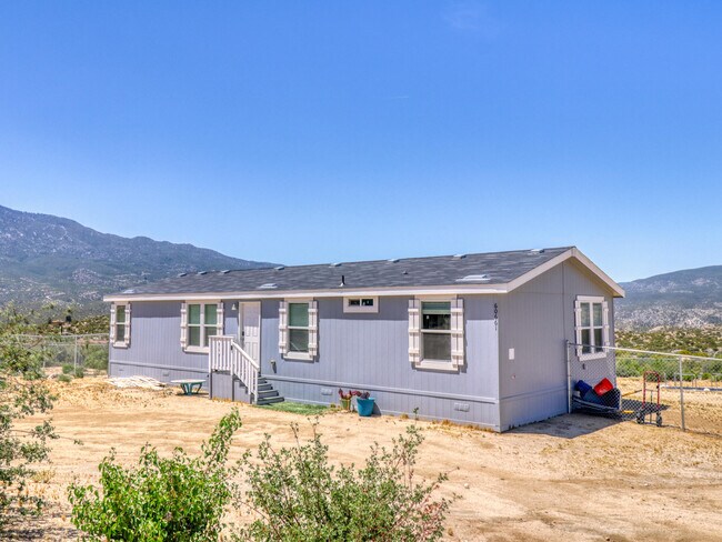 Primary Photo - 60661 Chalet Dr
