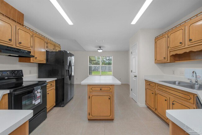 Building Photo - 9568 Brentwood Blvd