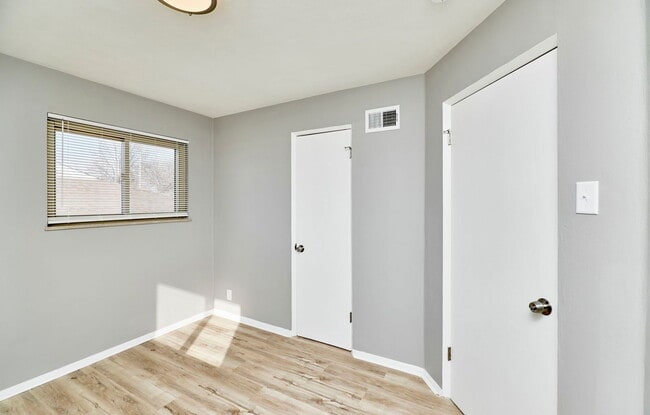 Building Photo - 9530 Cote Brilliante Ave