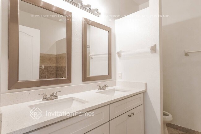 Building Photo - 672 Hacienda Cir