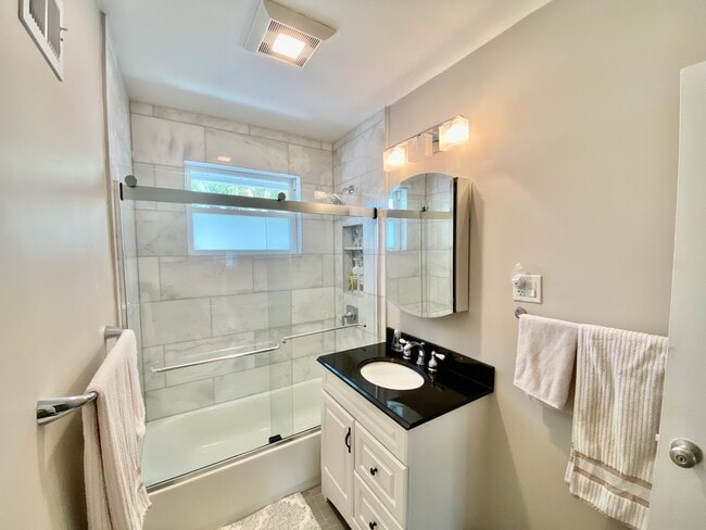 Building Photo - 5307 Pooks Hill Rd