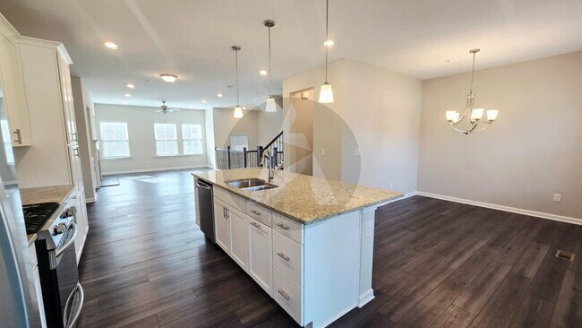 Building Photo - 209 Commons Ave