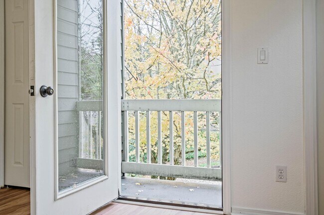 Building Photo - Unique 3-bdrm/2.5-bath duplex w/ A/C—Priva...