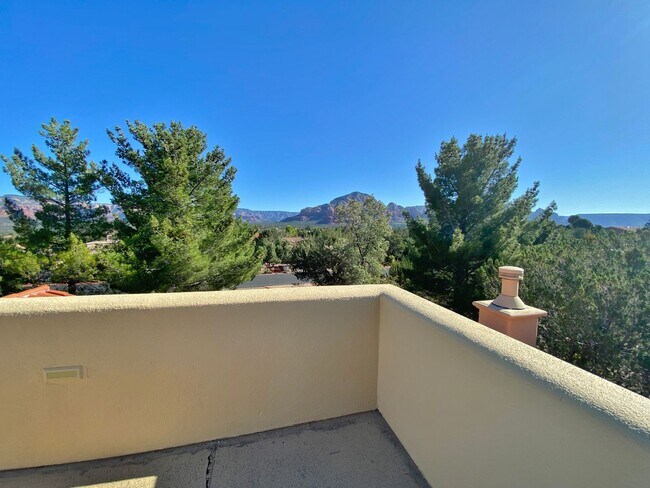 Building Photo - HOUSE - WEST SEDONA - GATED COMMUNITY