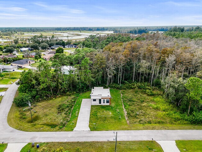 Building Photo - 1917 Lorna Ave