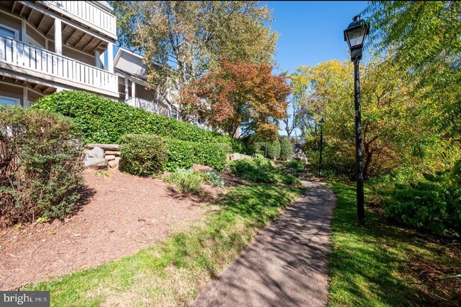 Building Photo - 14317 Climbing Rose Way