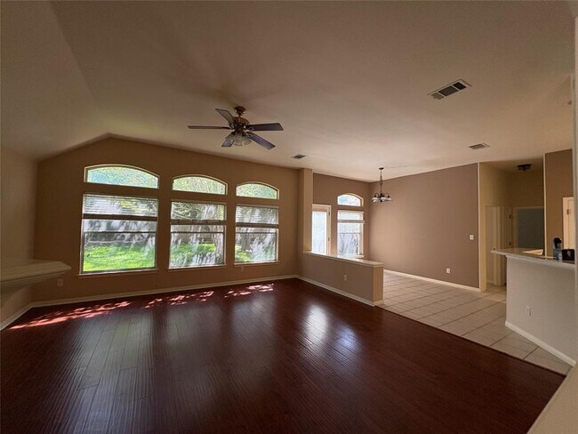 Building Photo - 207 Kettleman Ln N